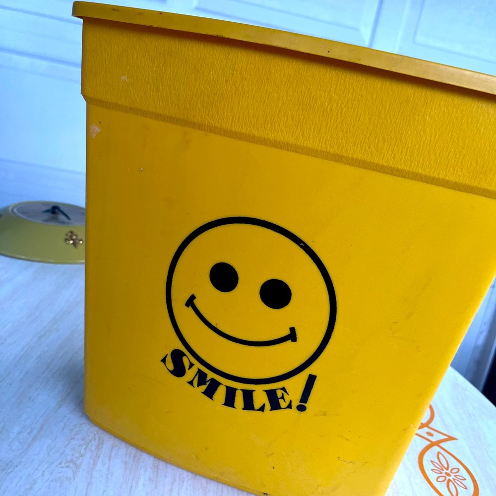 Small vintage trash bin